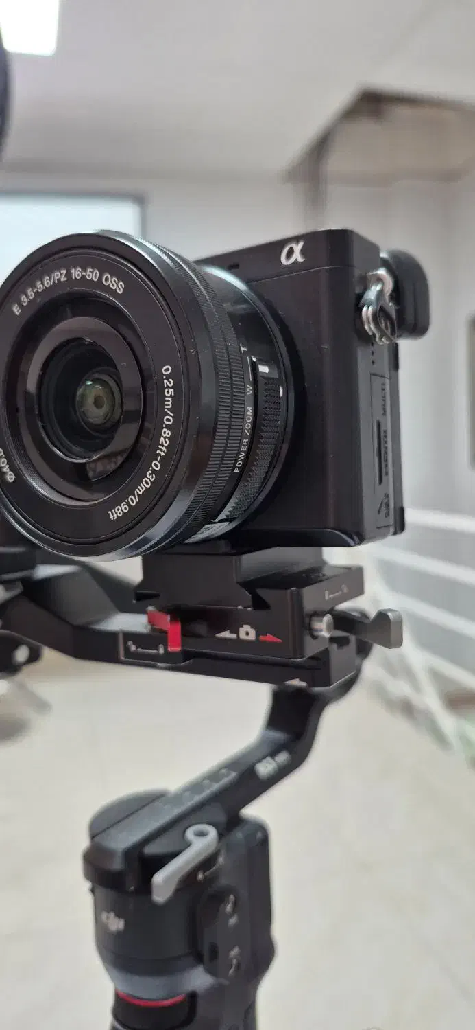 آلفا۶۴۰۰ورونین آراس مینی|دوربین عکاسی و فیلم‌برداری|مشهد, فرودگاه|دیوار