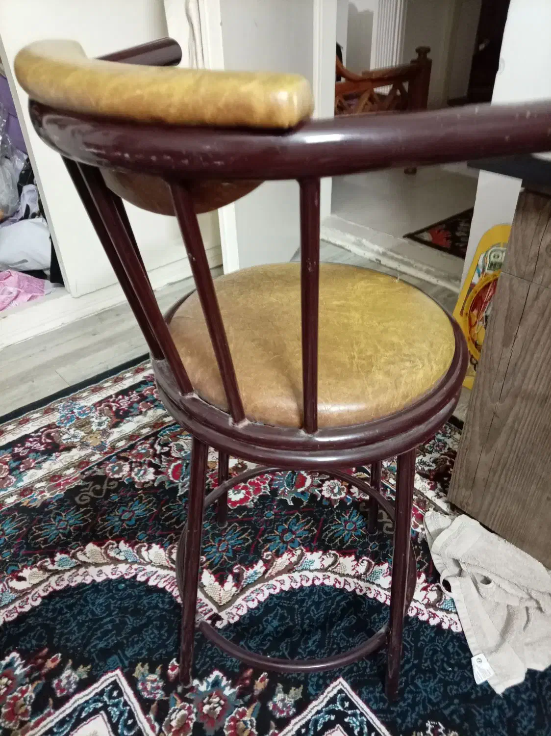 دو عدد صندلی اپن سالم|صندلی و نیمکت|مشهد, فردوسی|دیوار