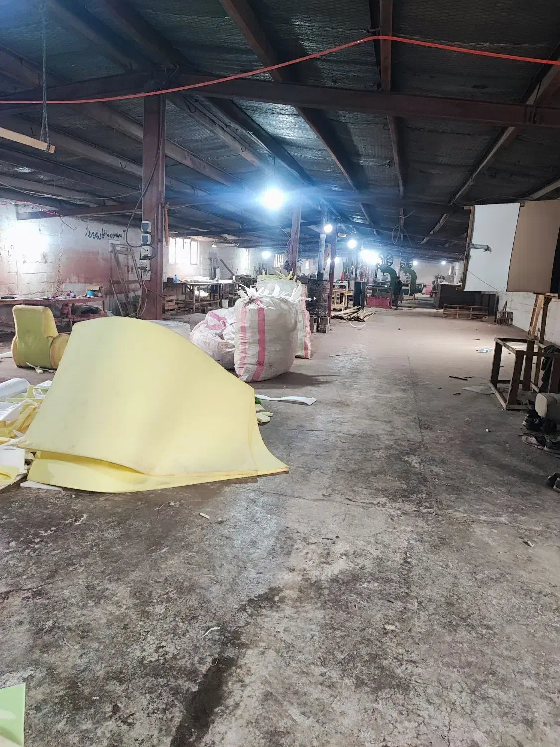 نیازمند نجار مبل راحتی کلاف  پاسنگ و ....|استخدام صنعتی، فنی، مهندسی|شیراز, گل سرخ|دیوار