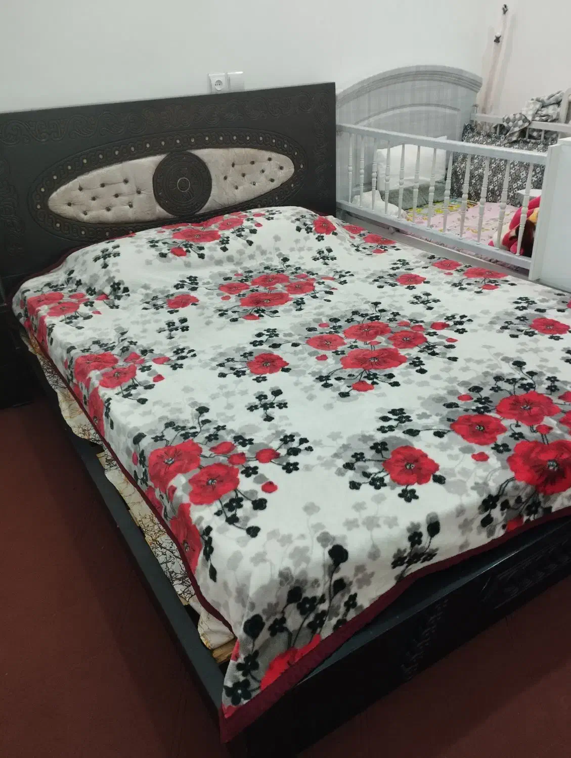 فروش تختخواب دو نفره بهمراه پاتختی|تخت و سرویس خواب|بابا حیدر, |دیوار