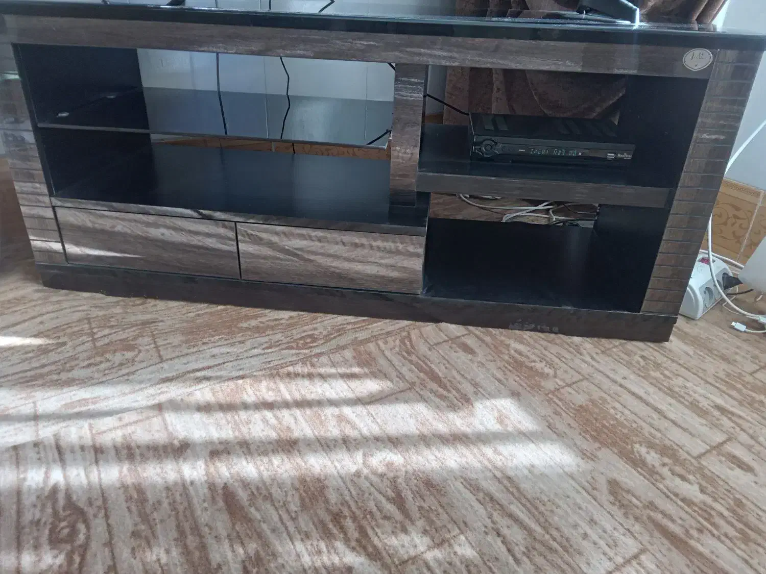 میزتلویزیون|میز تلویزیون|شیروان (خراسان), |دیوار