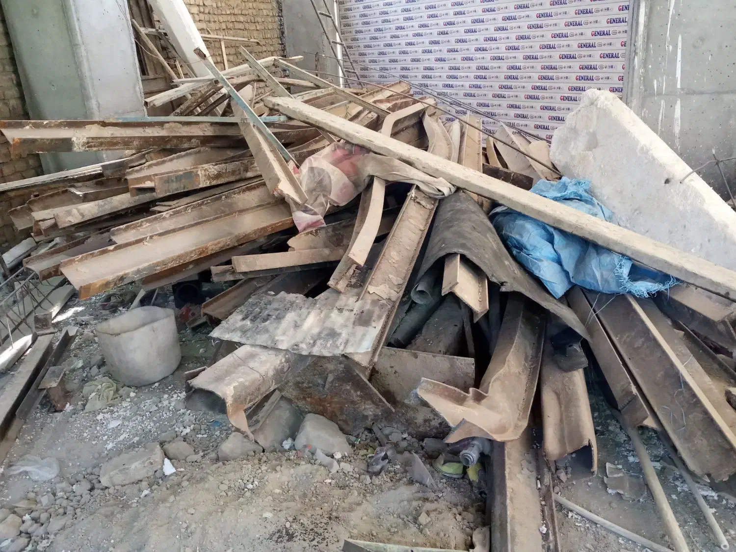 ستون و تیرآهن دست دوم|مصالح و تجهیزات ساختمان|بهارستان, |دیوار