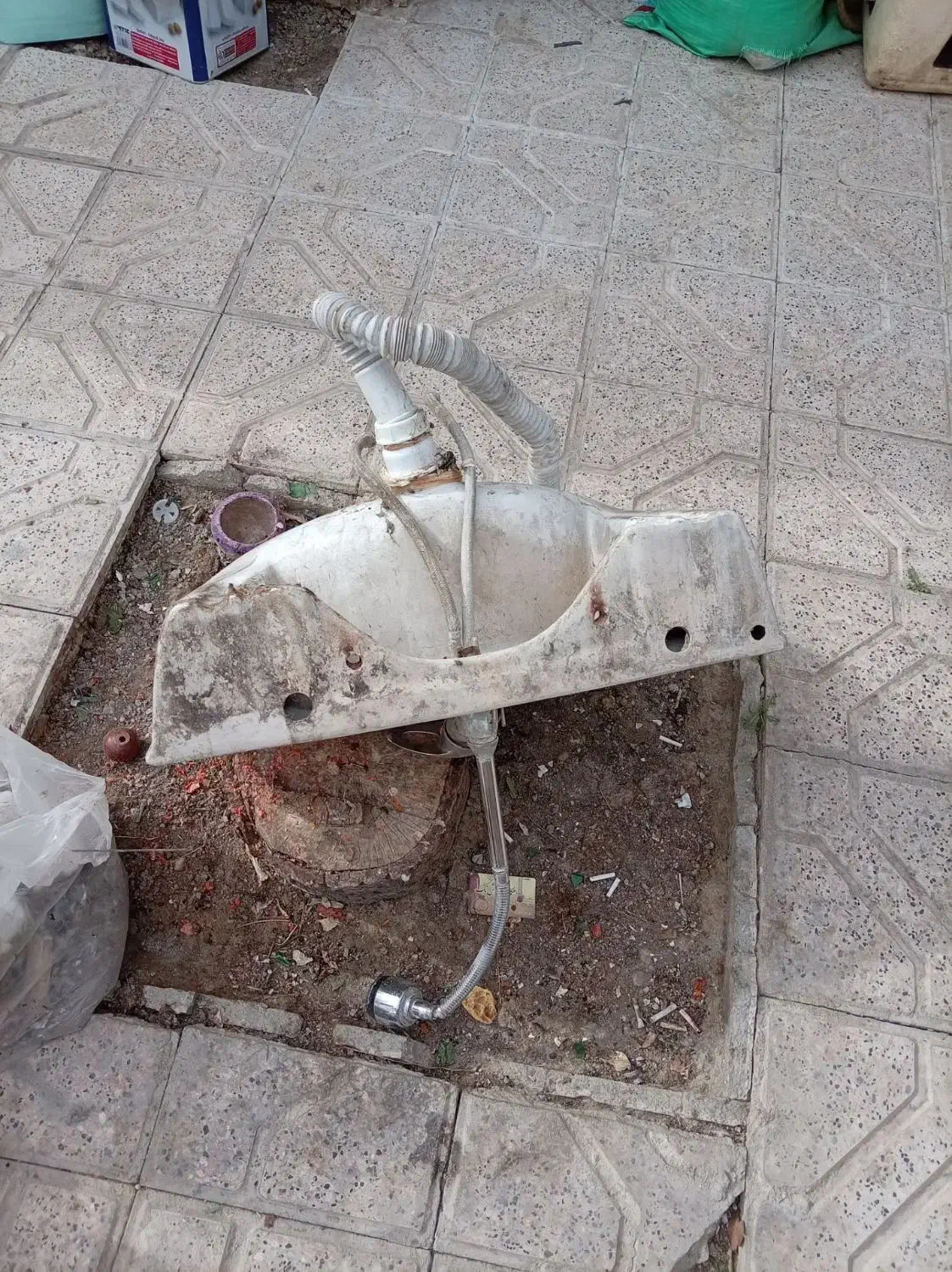 آبگرمکن و سینگ و سرشور|آرایشگاه و سالن‌های زیبایی|چناران, |دیوار