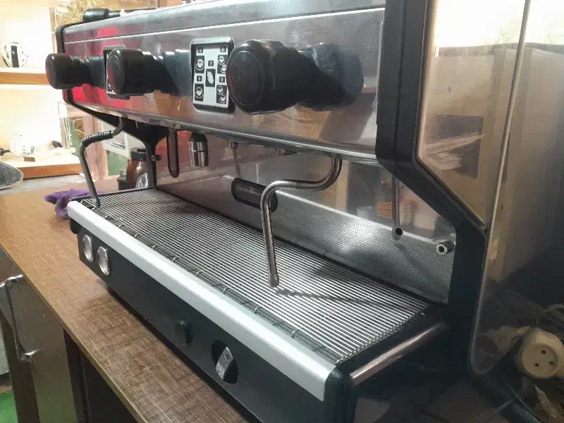 فروش دستگاه قهوه ساز صنعتی|کافیشاپ و رستوران|سمیرم, |دیوار