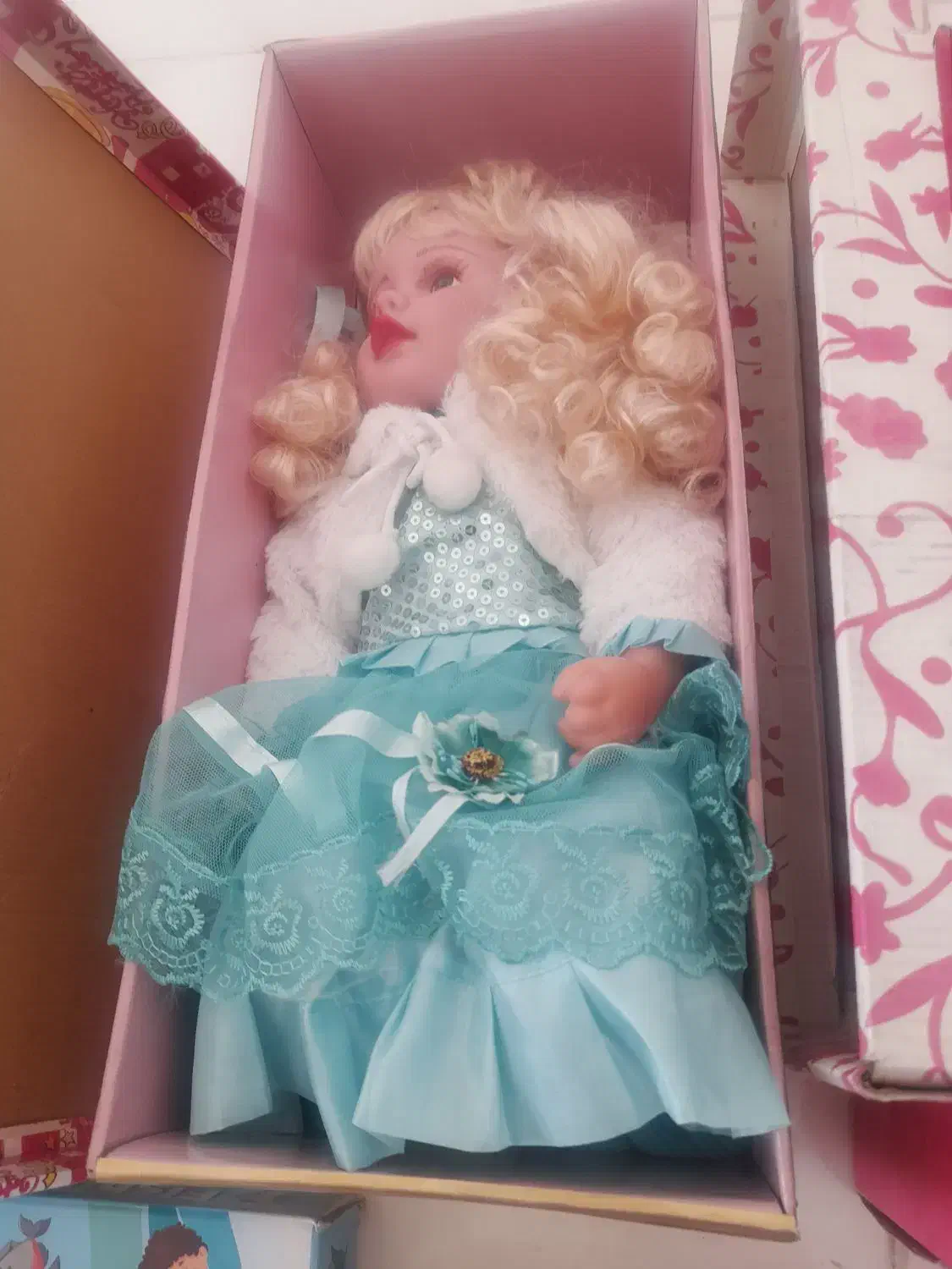 عروسک|اسباب‌‌بازی|اسلام‌شهر, شهرک واوان|دیوار