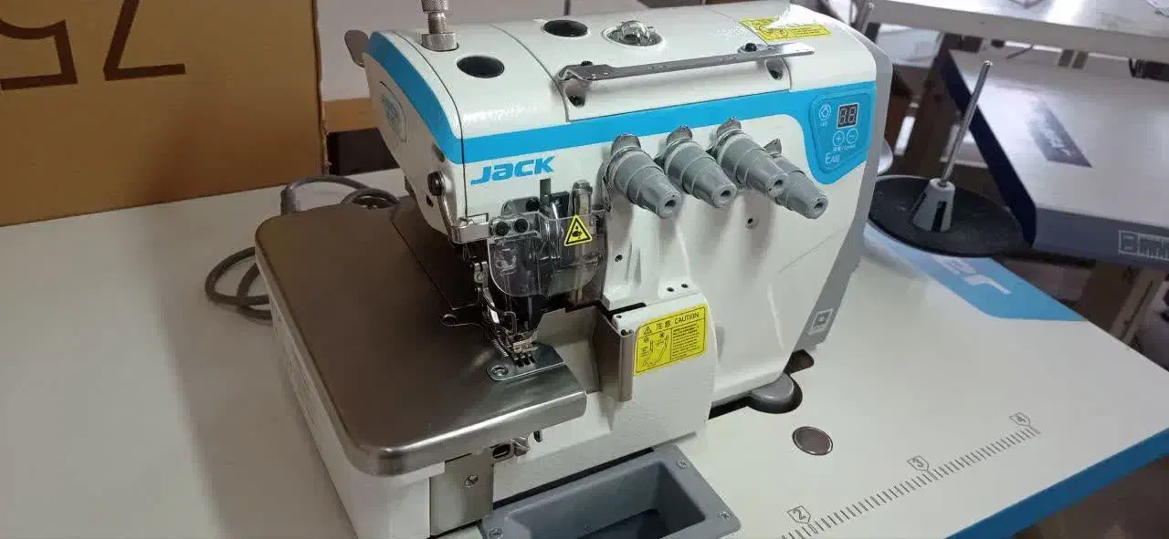 چرخ سردوز ۵نخ مدلE4Sدرحدنو راستامدلA4Eدرحدنو|چرخ خیاطی و ریسندگی|برخوار, |دیوار