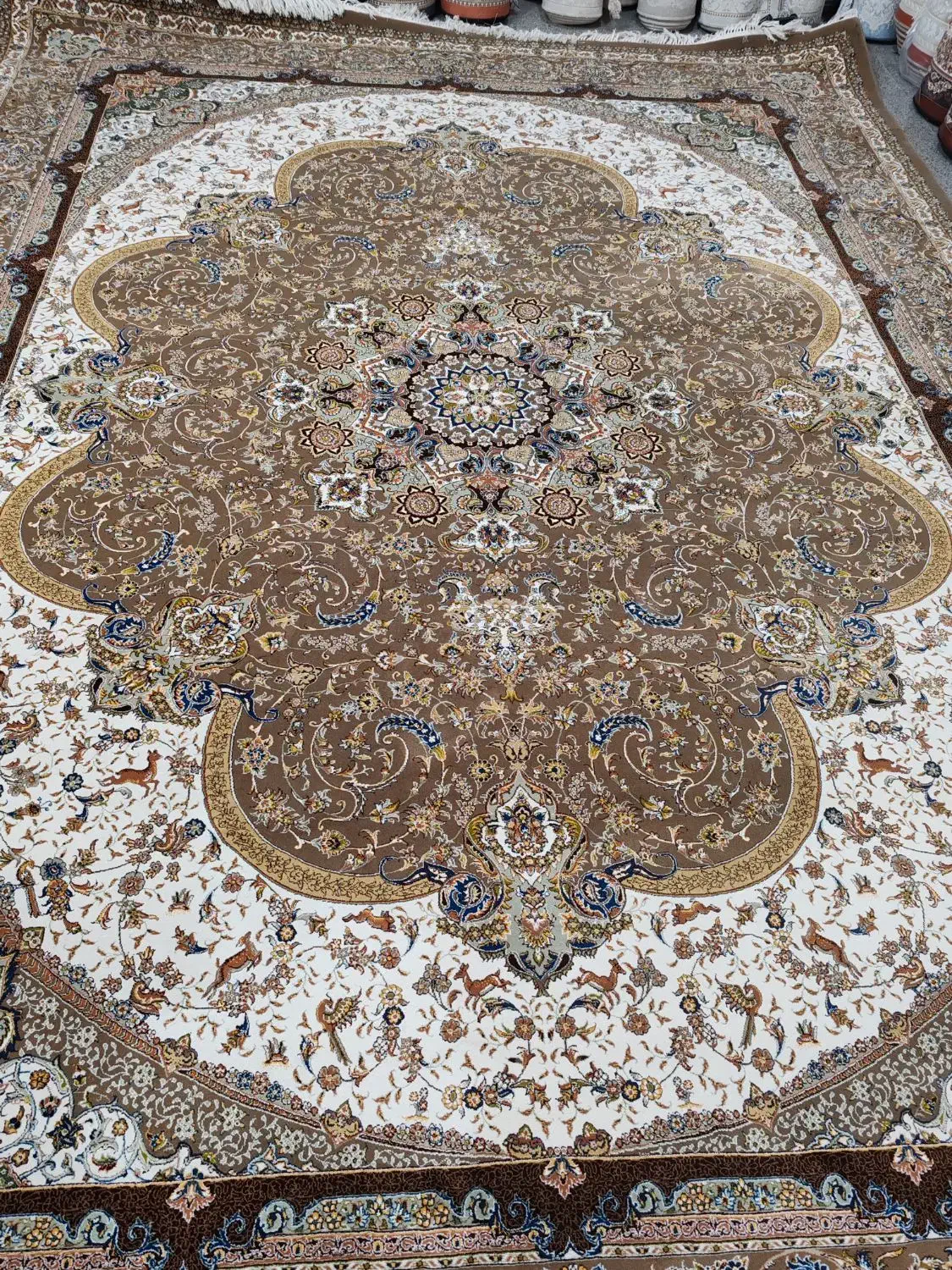 2تخته فرش 12متری گردویی 700شانه لیلیوم درجه یک|فرش|قم, نیروگاه|دیوار