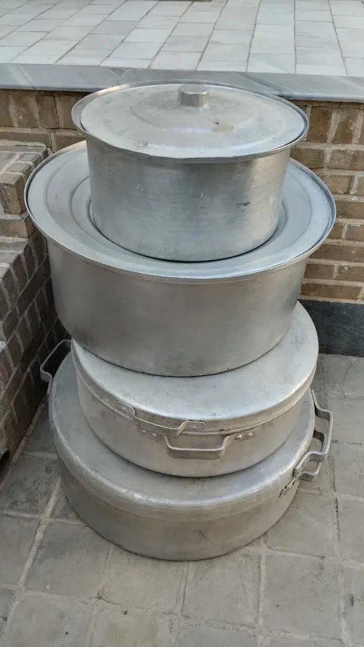 قابلمه و مرغ پز|ظروف پخت‌وپز|قم, باجک یک|دیوار