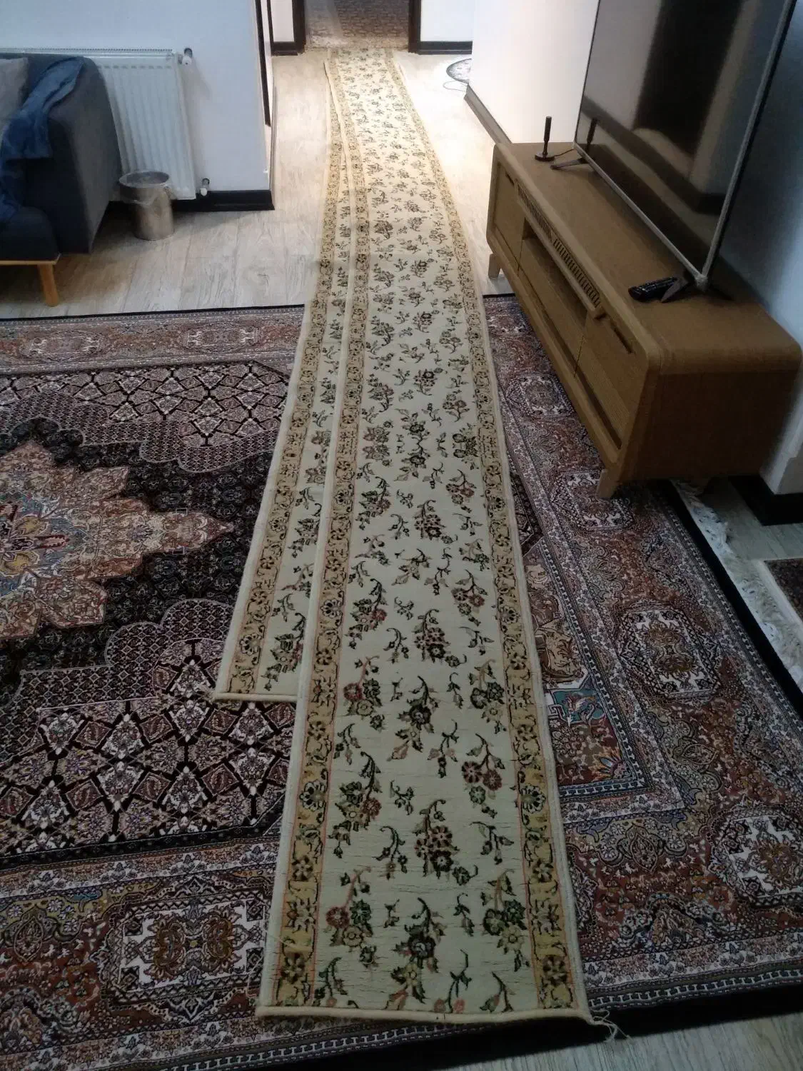 کنارفرش|فرش|قم, پردیسان|دیوار