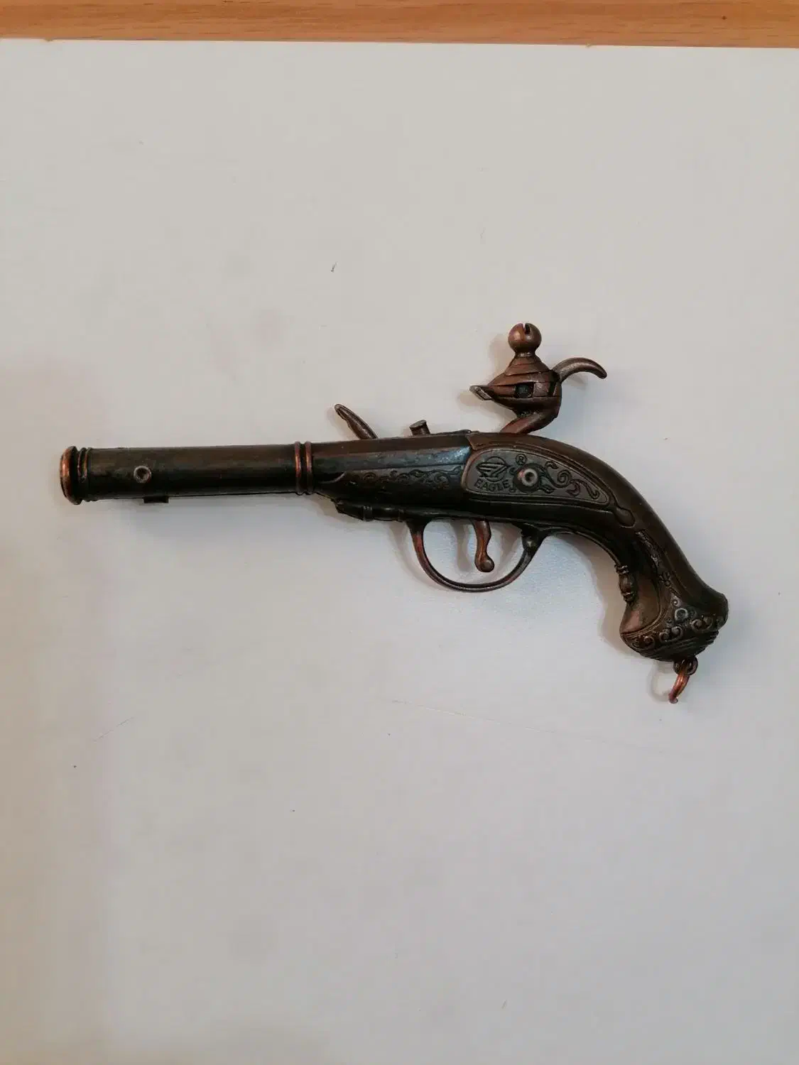 فندک و تعدادی عتیقه|کلکسیون اشیاء عتیقه|شیراز, عفیف‌آباد|دیوار