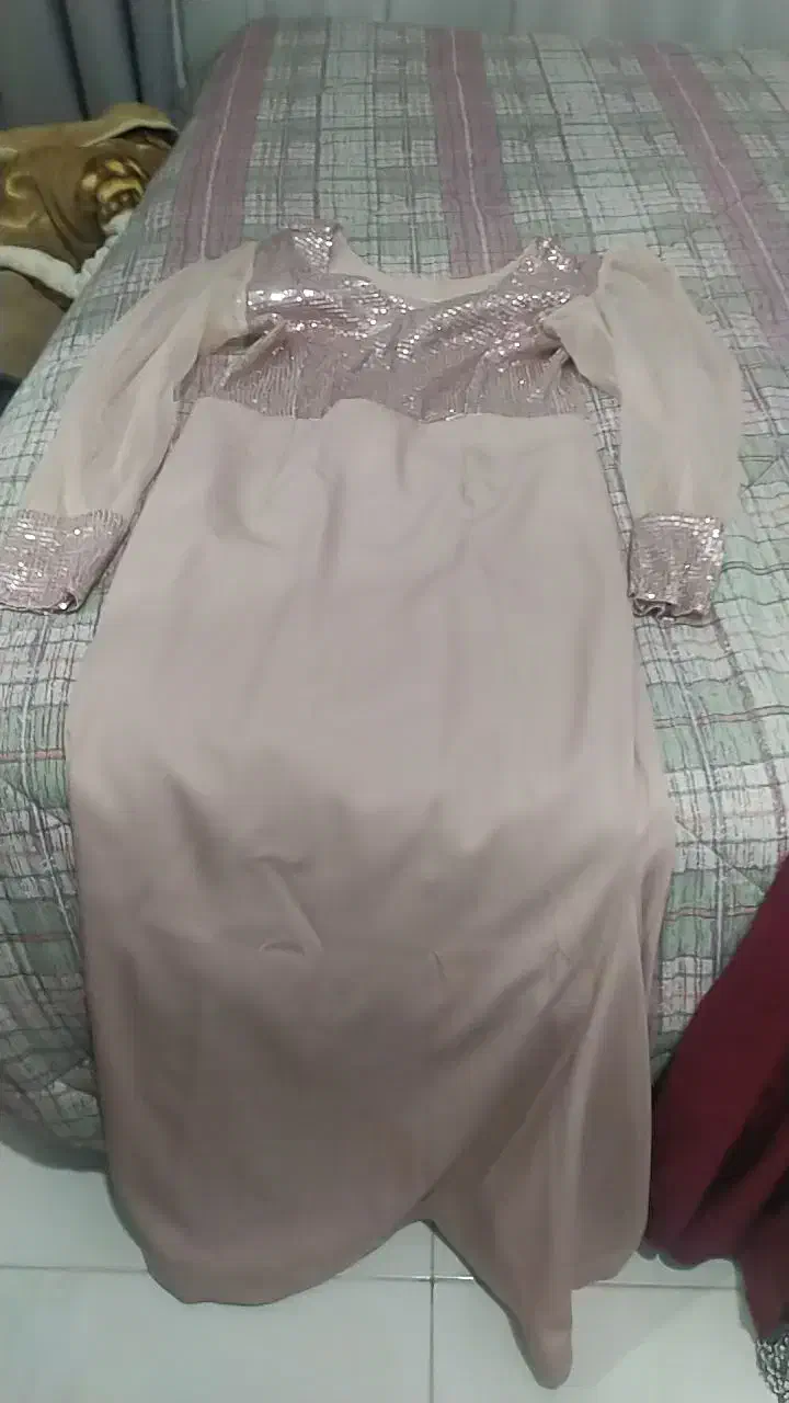 مانتوها کاملا نو و لباس مجلسی ها یه بار پوشیده شده|لباس|نظرآباد, نظرآباد|دیوار