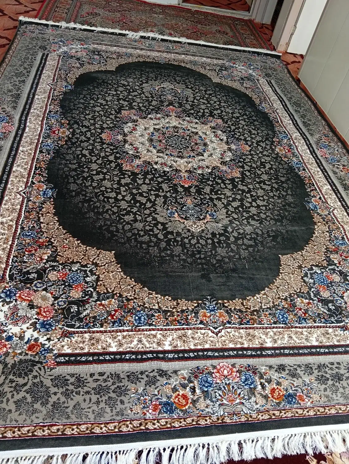 فروش انواع فرش نقد و اقساط بدون واسطه|فرش|خمینیشهر, |دیوار