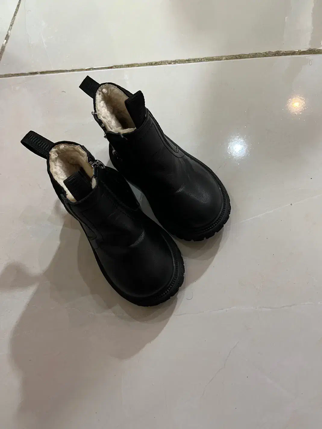 تعدادی کفش و بوت بچه تازه|کفش و لباس بچه|سنندج, |دیوار