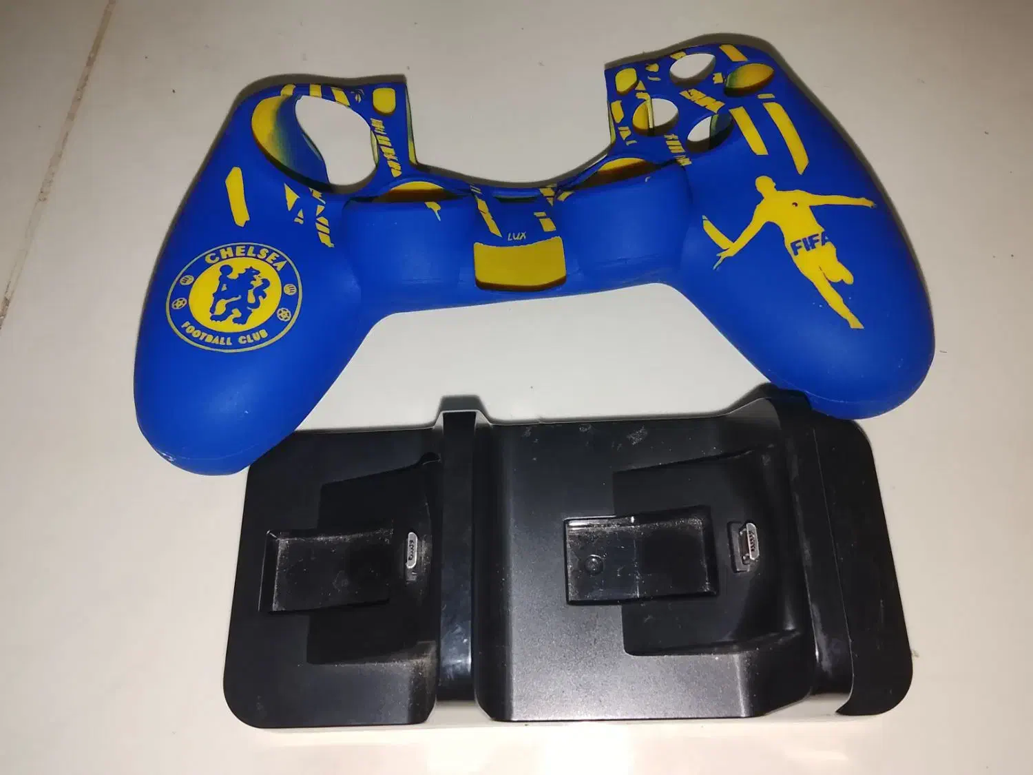 روکش و پایه شارژر دسته ps4|کنسول، بازی ویدئویی و آنلاین|رشت, امین الضرب|دیوار