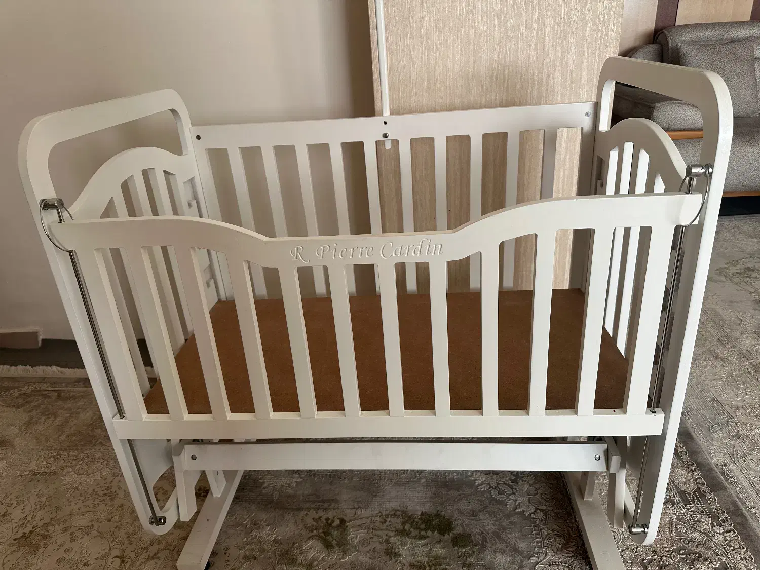 گهواره کنار مادر|تخت و صندلی بچه|تبریز, |دیوار