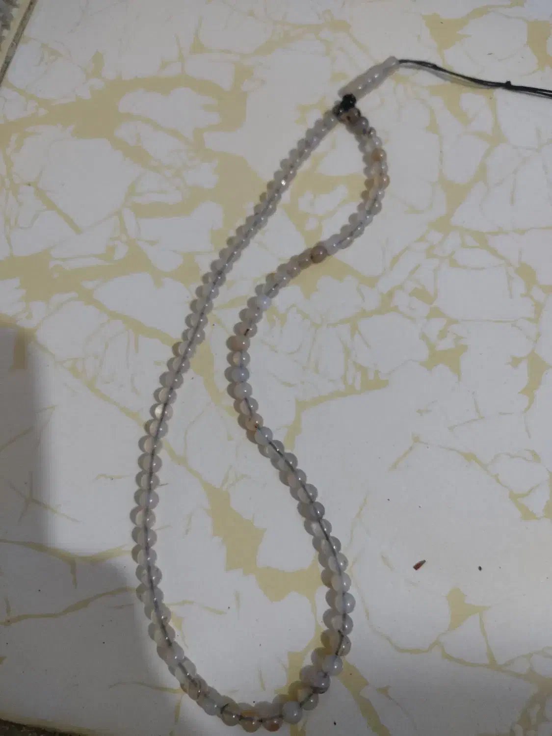 تسبی عقیق|کلکسیون اشیاء عتیقه|رشت, گیل|دیوار