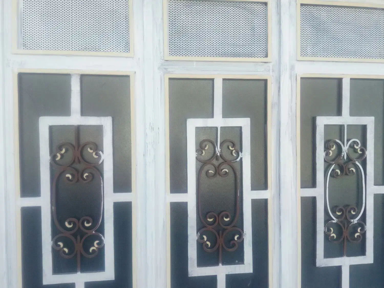 رنگ امیزی. نقاشی ساختمان|خدمات پیشه و مهارت|شیراز, شهرک برف فروشان|دیوار