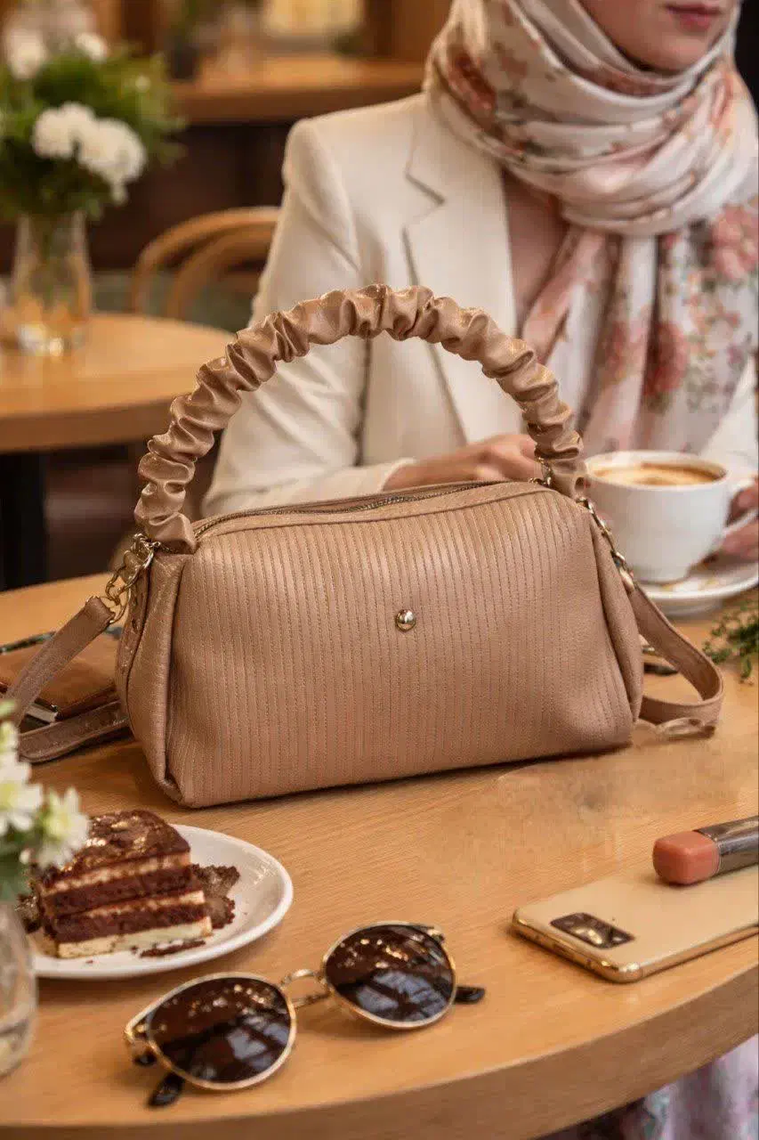 کیف مجلسی|کیف، کفش، کمربند|قم, باغ کرباسی|دیوار