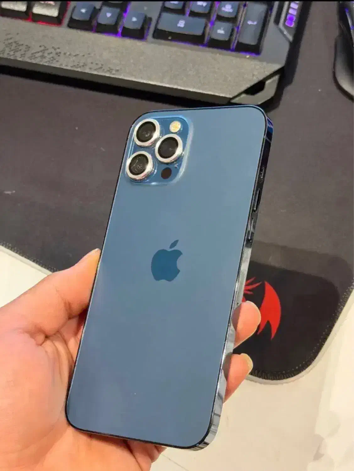 iphone 12 max|موبایل|رباط‌کریم, رباط‌کریم|دیوار