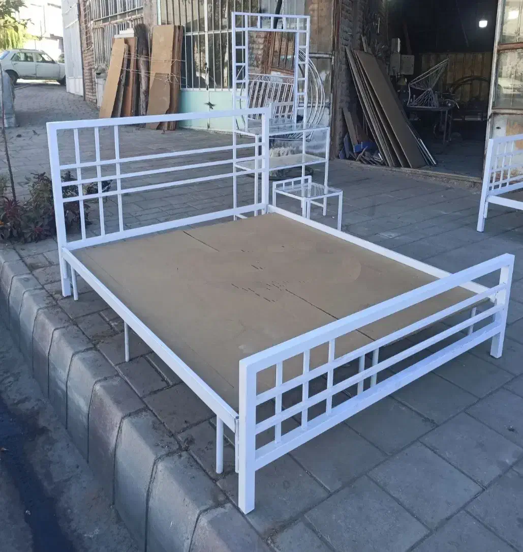 تخت دونفره پا تختی میز آرایش وخوشخواب نقد وچکی|تخت و سرویس خواب|مراغه, |دیوار