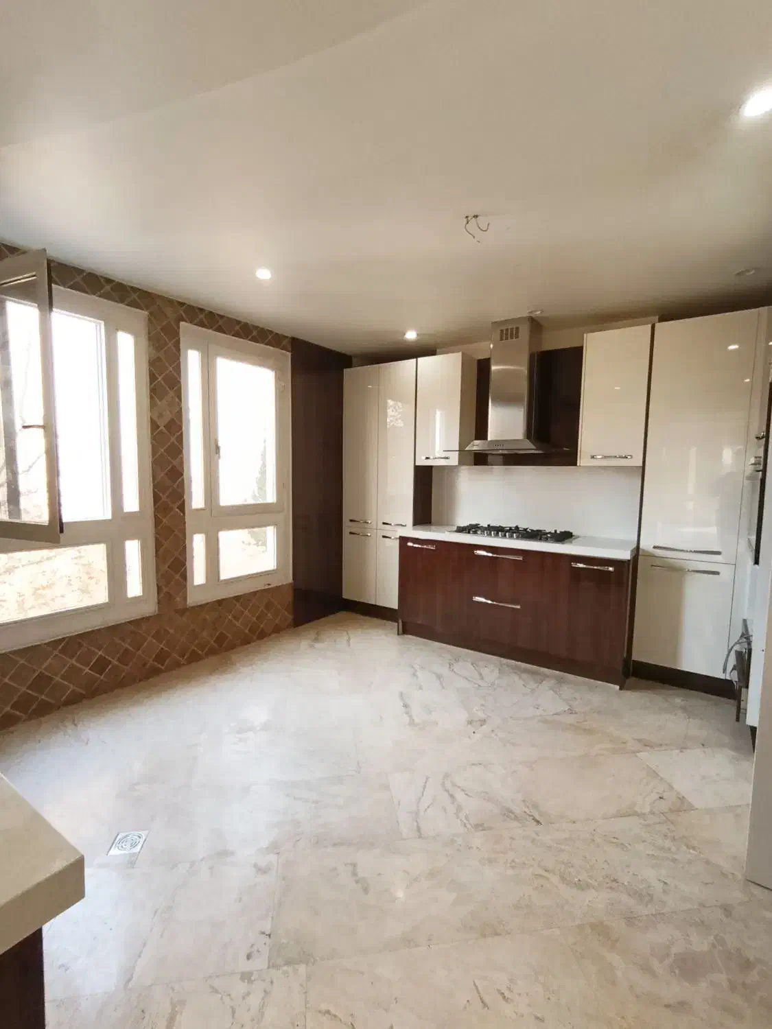 تراس چیدمان ۲۱۰ متر طبقه ۴   تاپ لوکیشن