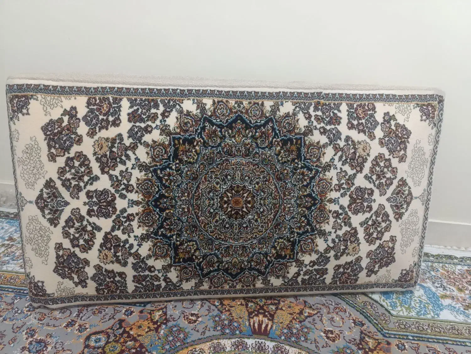 پشتی تراکم بالا|پشتی|ری, شهید بهشتی|دیوار