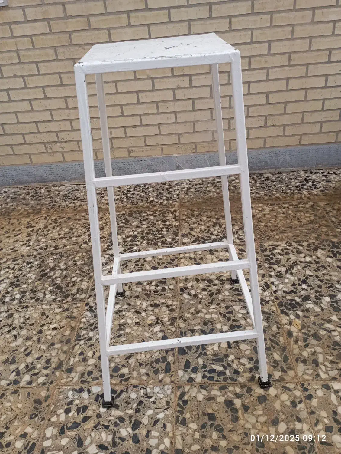 چهارپایه آهنی کبودراهنگ|ابزارآلات|کبودرآهنگ, |دیوار