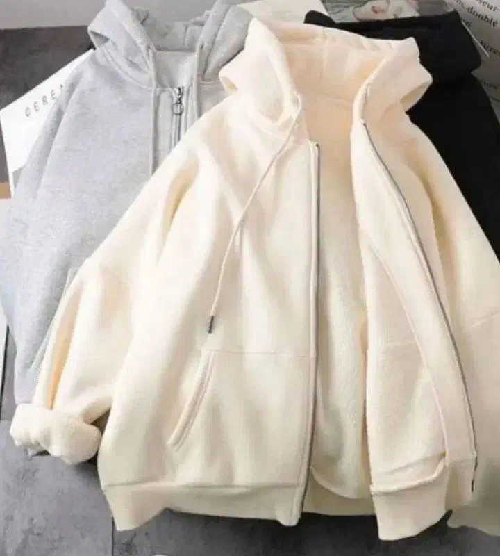 اجناس نو|لباس|نیشابور, دارایی|دیوار