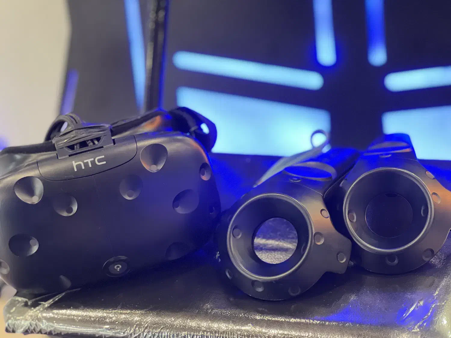 دستگاه واقعیت مجازی( وی آر)|کنسول، بازی ویدئویی و آنلاین|سمنان, |دیوار