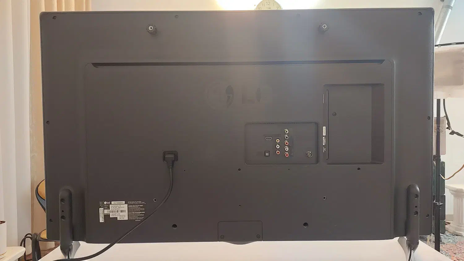 تلویزیون ال جی ۴۲ اینچ در حد نو|تلویزیون و پروژکتور|گرمسار, |دیوار
