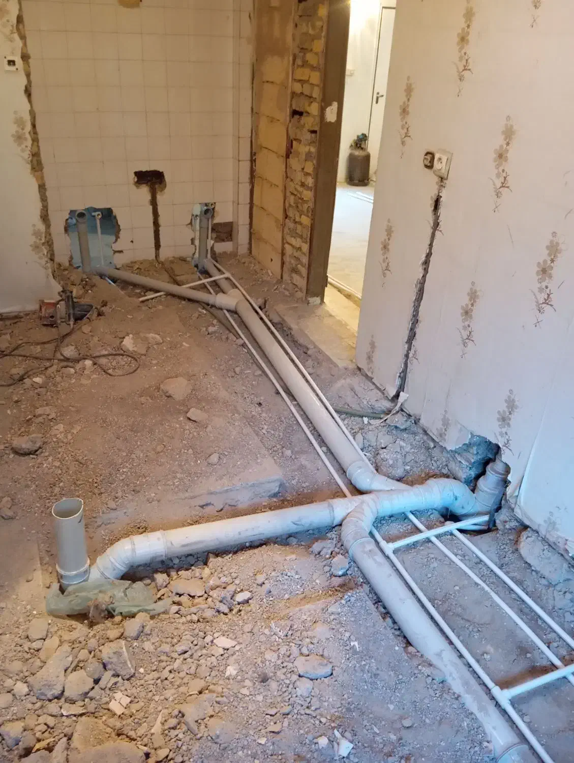 تخریب بازسازی منازل مسکونی|خدمات پیشه و مهارت|مشهد, استاد یوسفی (شهرک غرب)|دیوار