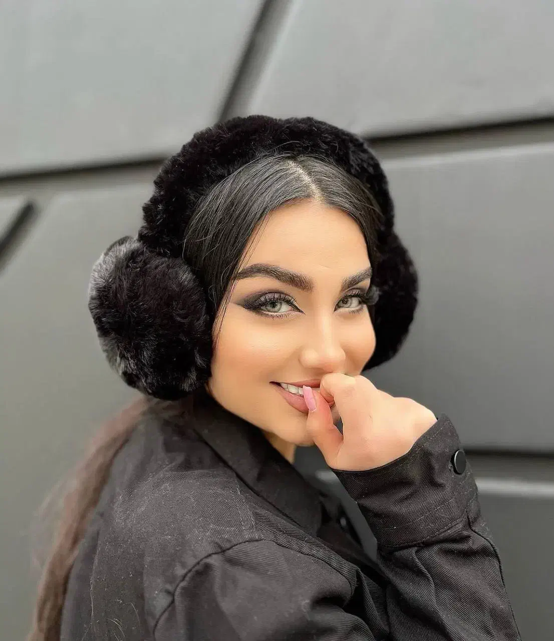 گوشگیر تاشو|لباس|شیروان (خراسان), |دیوار