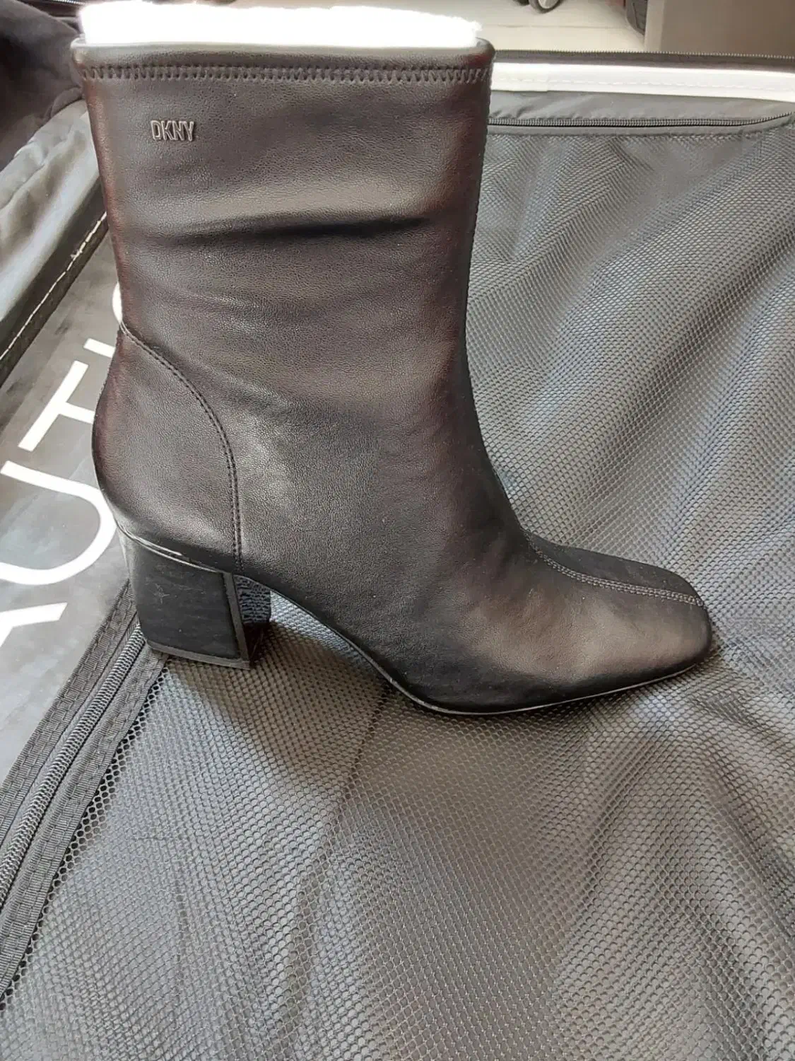 چکمه زنانه DKNY سایز ۴۰|کیف، کفش، کمربند|شاهینشهر, پاسداران|دیوار