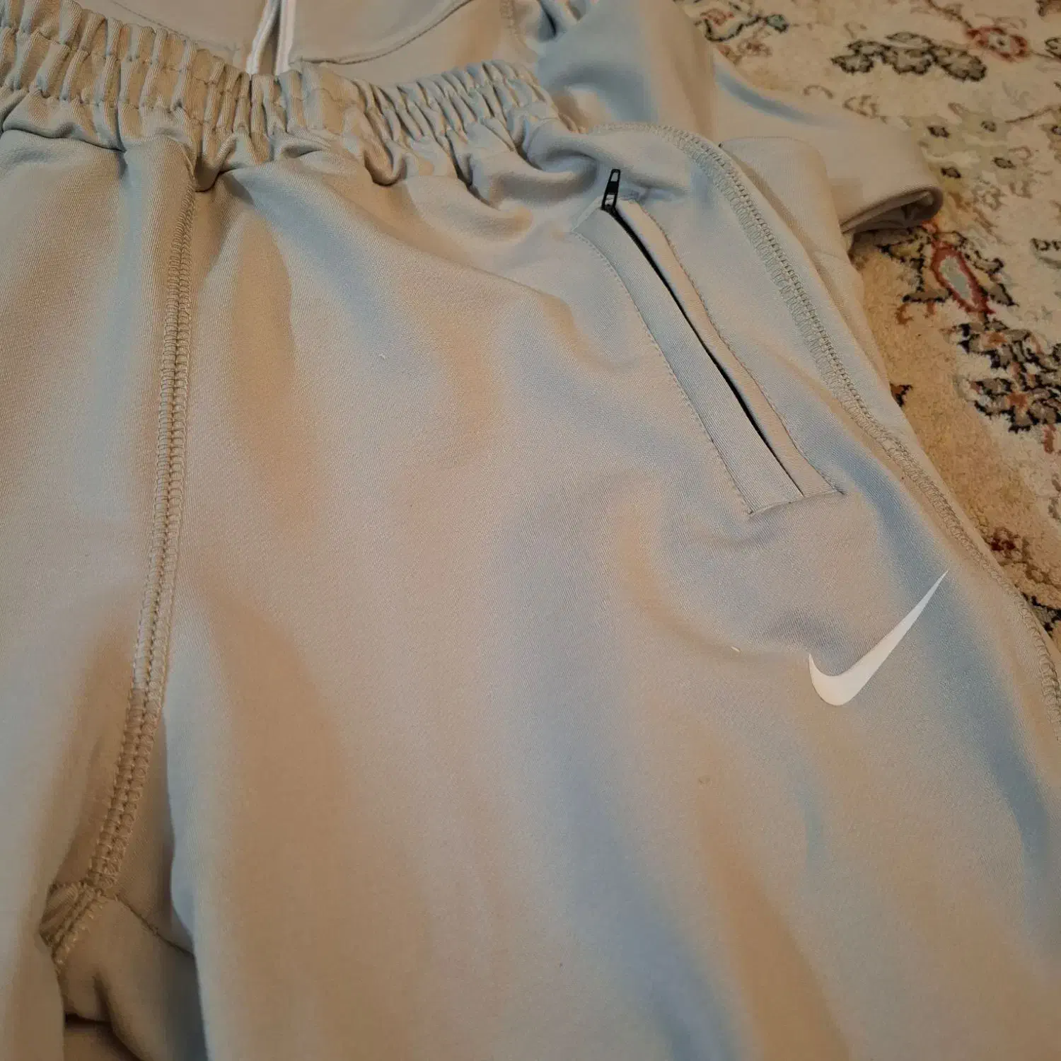 سویشرت شلوار|لباس|کاشان, کوچه باسکول|دیوار