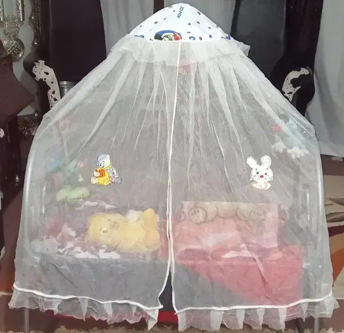 گهواره نوزاد|تخت و صندلی بچه|دلیجان, |دیوار