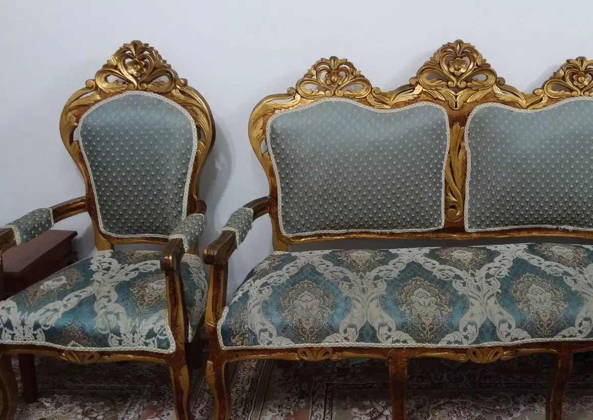 مبلمان سلطنتی ۹ نفره همراه میزز جلو مبلی و ۴ عسلی|مبلمان خانگی و میز عسلی|رشت, جانبازان|دیوار