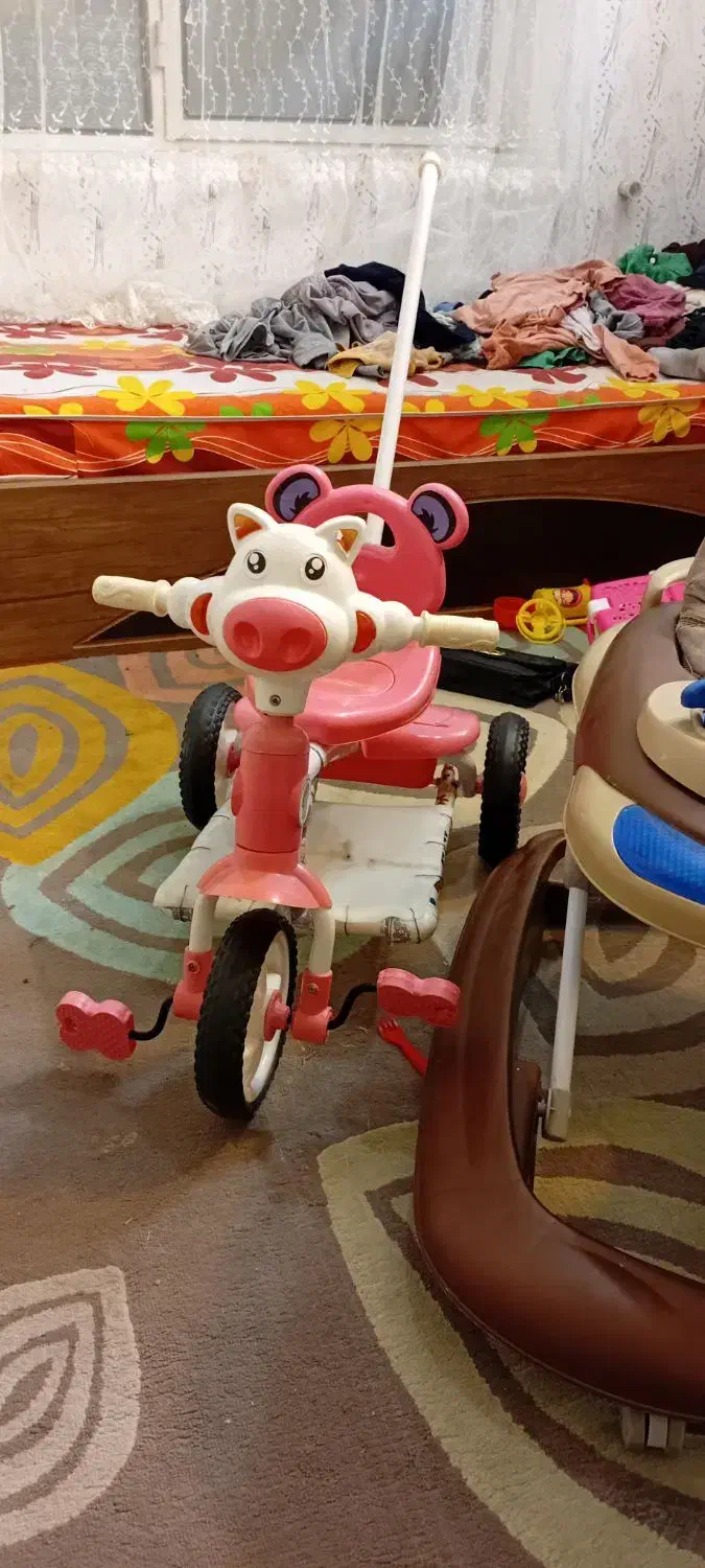 سه چرخه دوچرخه روروک|اسباب‌بازی بچه|بروجرد, |دیوار