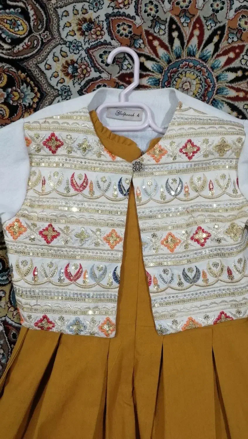 سارافن دخترانه|لباس|شیراز, باغ تخت|دیوار