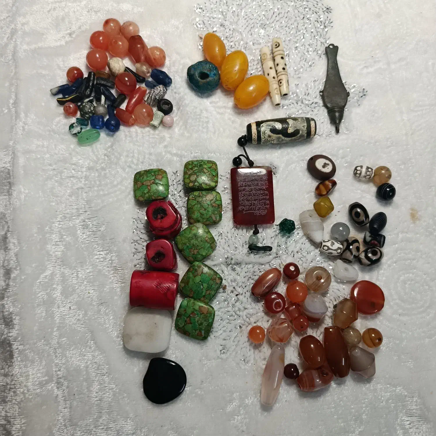 مهره های قدیمی و جدید کلکسیونی|جواهرات|آمل, |دیوار