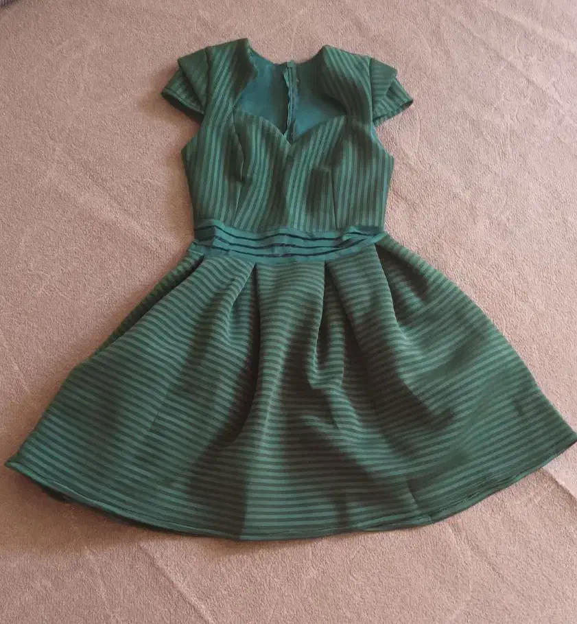 لباس مجلسی|لباس|بوئین زهرا, |دیوار