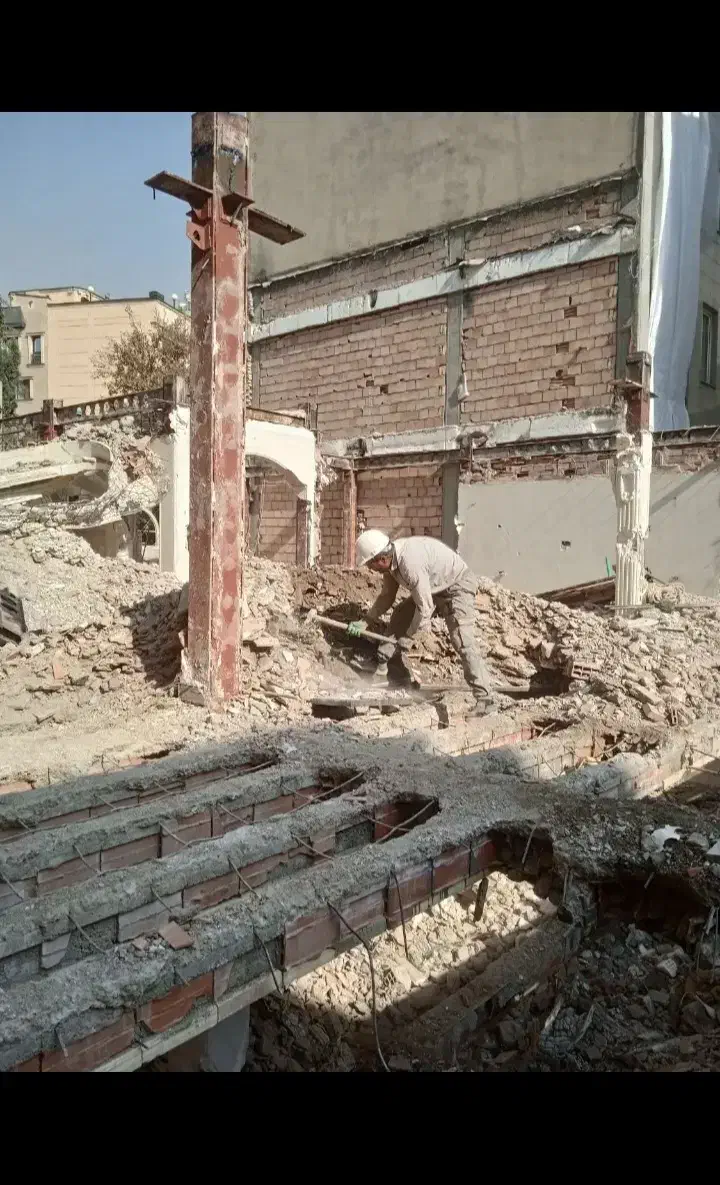 کارگر ساختمانی هستم در خدمتم|خدمات پیشه و مهارت|سبزوار, پاسداران|دیوار