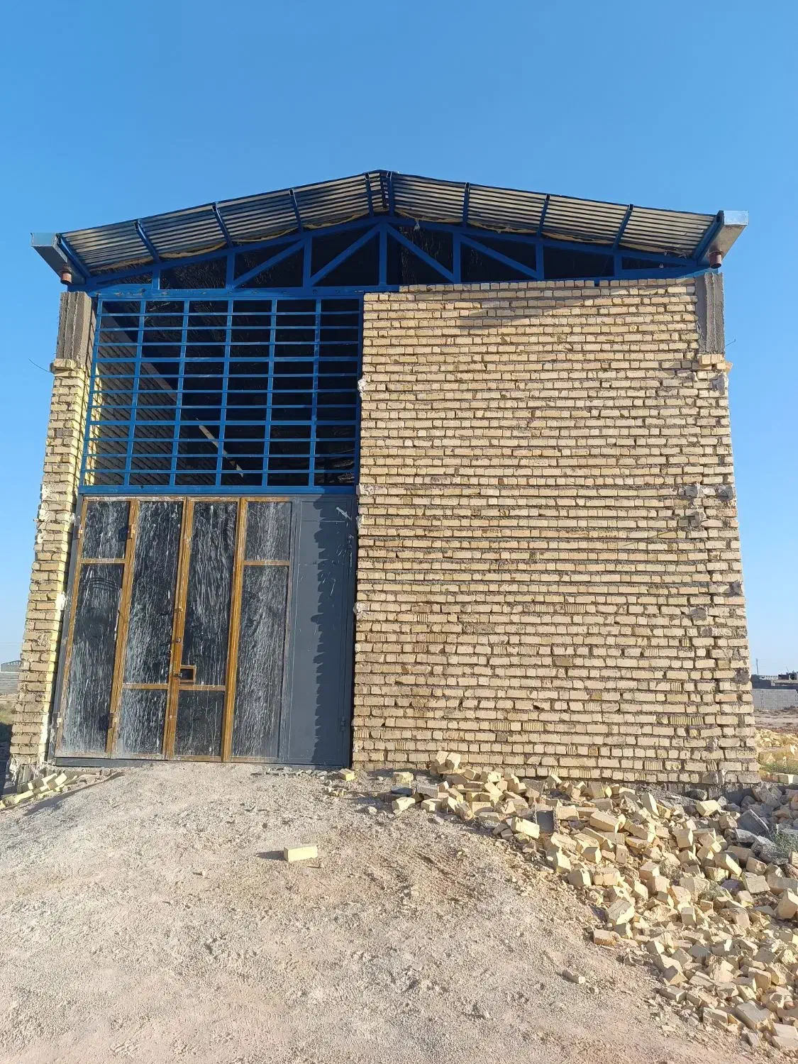 فروش و معاوضه کارگاه واقع در گچی|فروش دفتر صنعتی، کشاورزی، تجاری|شیراز, گچی|دیوار