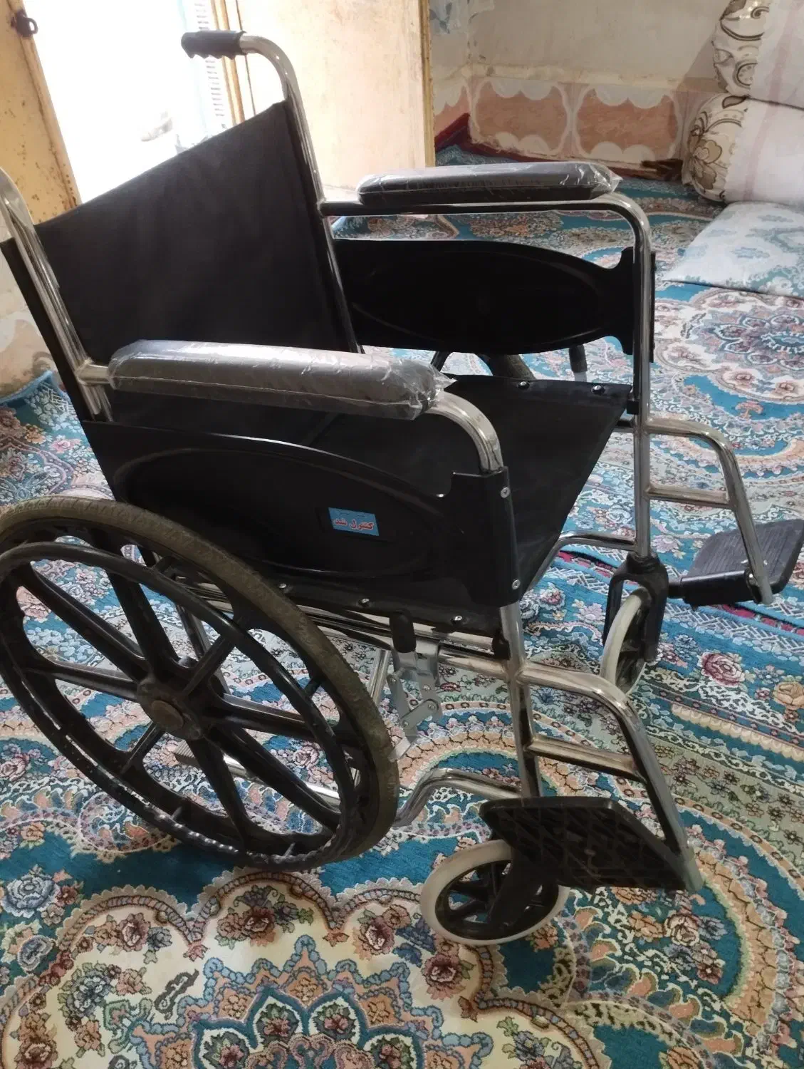 ویلچر نو اصلان استفاده نشد بفروش میرسد|آرایشی، بهداشتی، درمانی|زابل, |دیوار