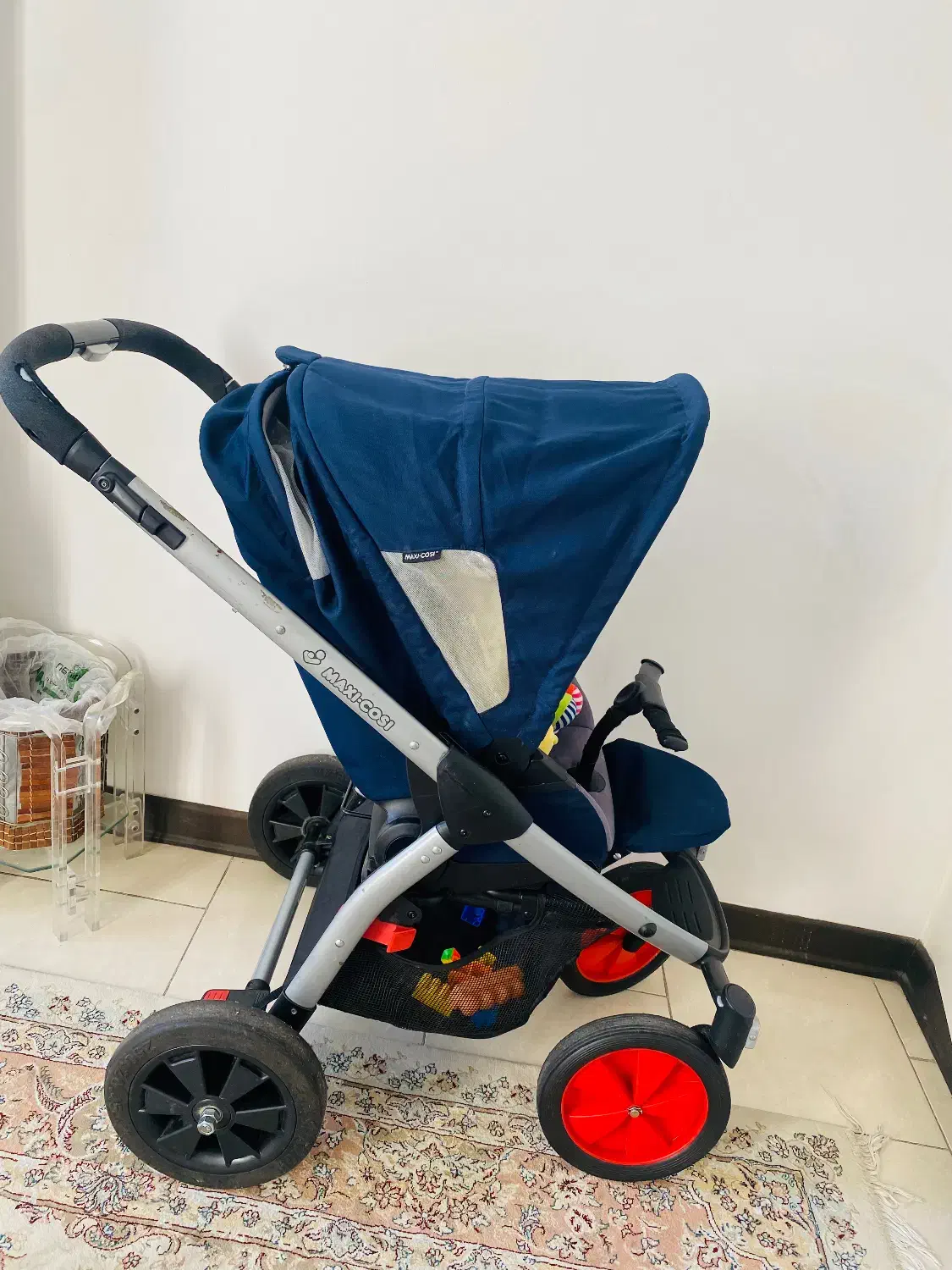 کالسکه مکسی کوزی|کالسکه و لوازم جانبی|اندیشه, اندیشه فاز ۱|دیوار