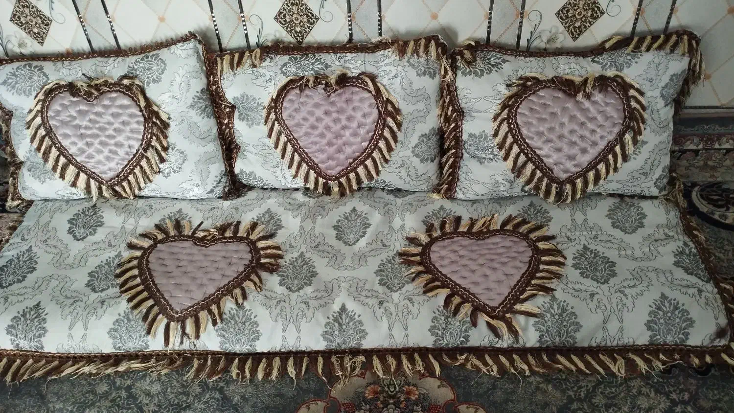 بالشت وکناره|رختخواب، بالش، پتو|زاهدان, |دیوار