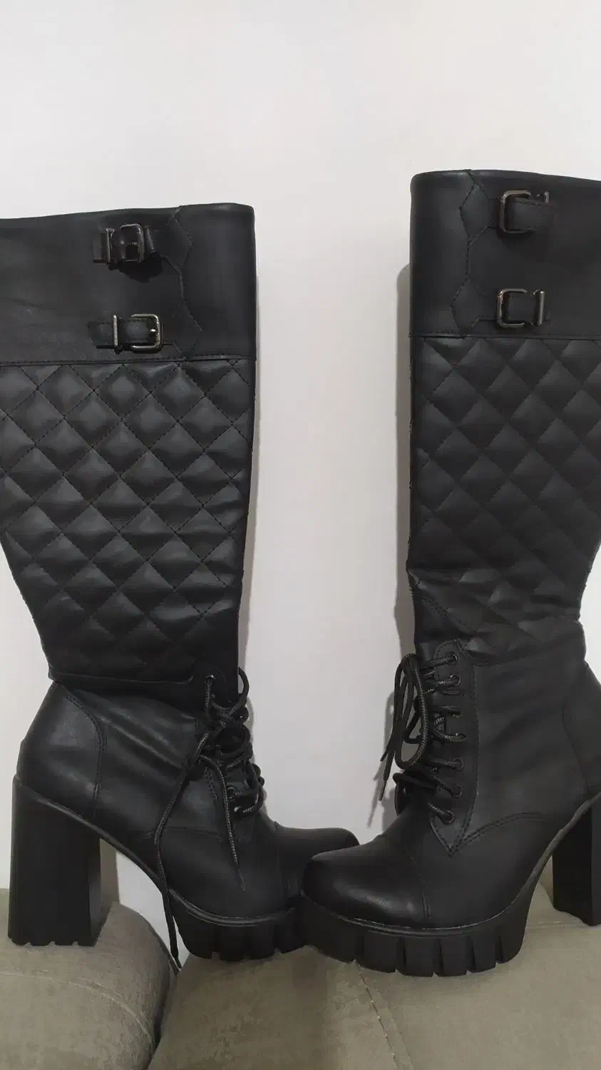 بوت بلند سایز ۳۸ کاملا سالم ونو|کیف، کفش، کمربند|چالوس, |دیوار