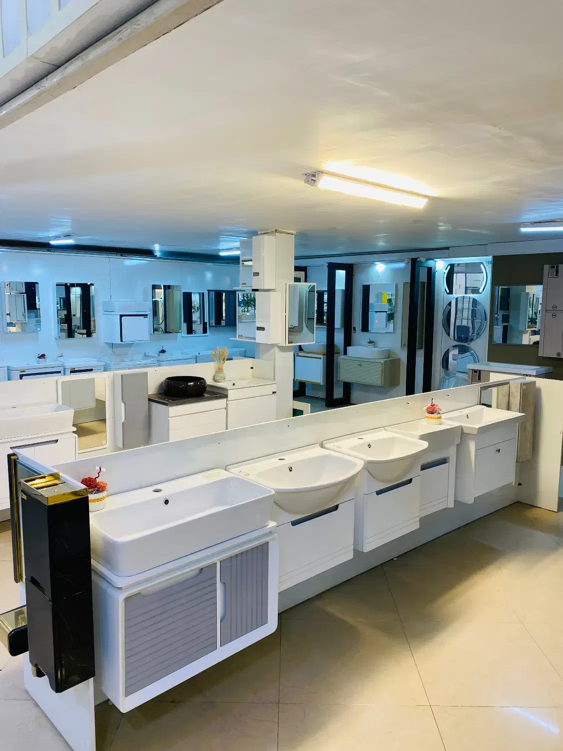 بورس روشویی قیمت مناسب|لوازم سرویس بهداشتی|نیشابور, میدان حافظ|دیوار