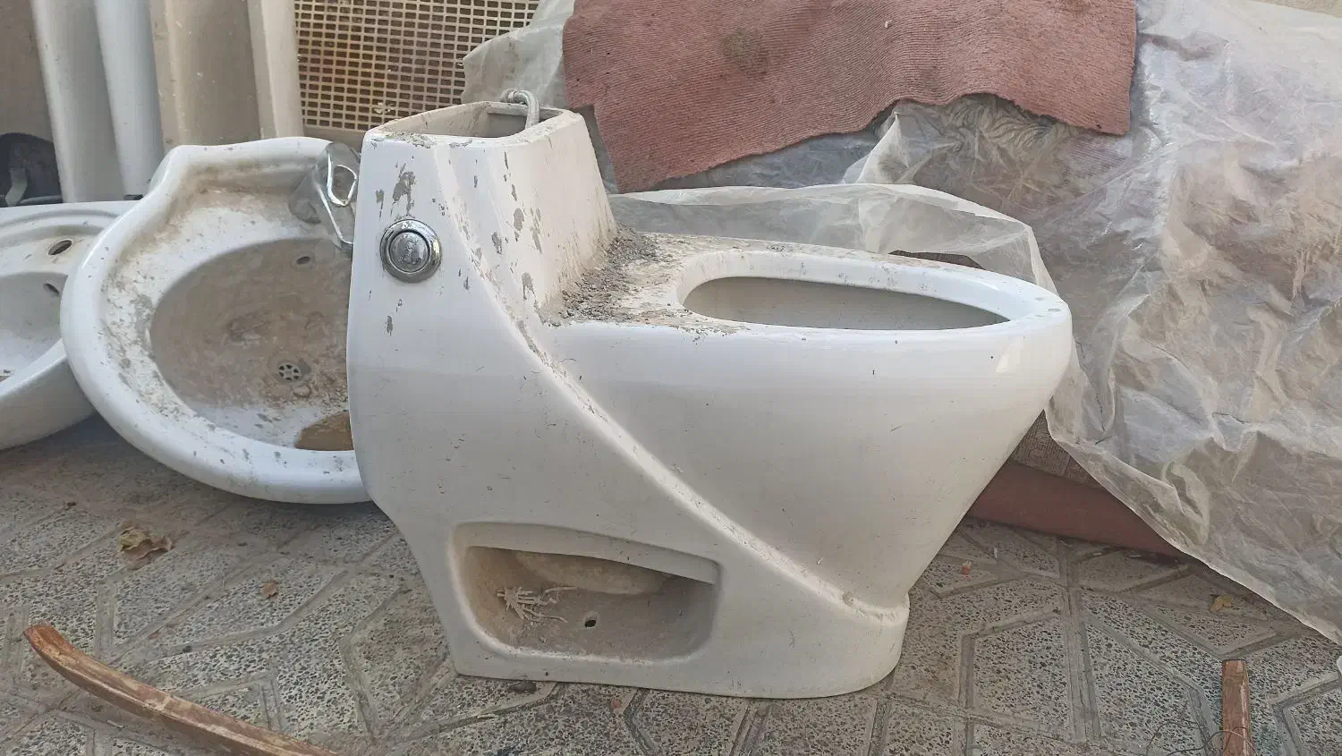 یک عدد توالت فرنگی سالم فروشی.|لوازم سرویس بهداشتی|چناران, |دیوار