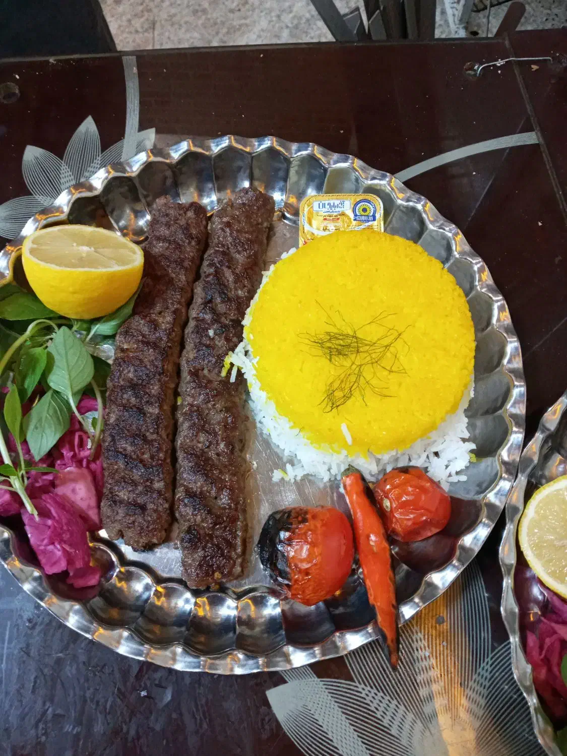 همکار خانم جهت کار در رستوران|استخدام خدمات فروشگاه و رستوران|سنقر, |دیوار