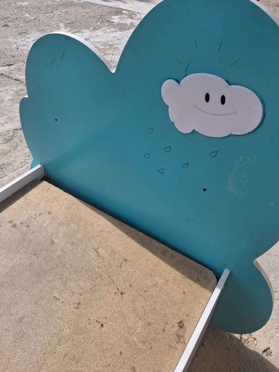 تخت کودک و نوجوان|تخت و صندلی بچه|درودزن, |دیوار